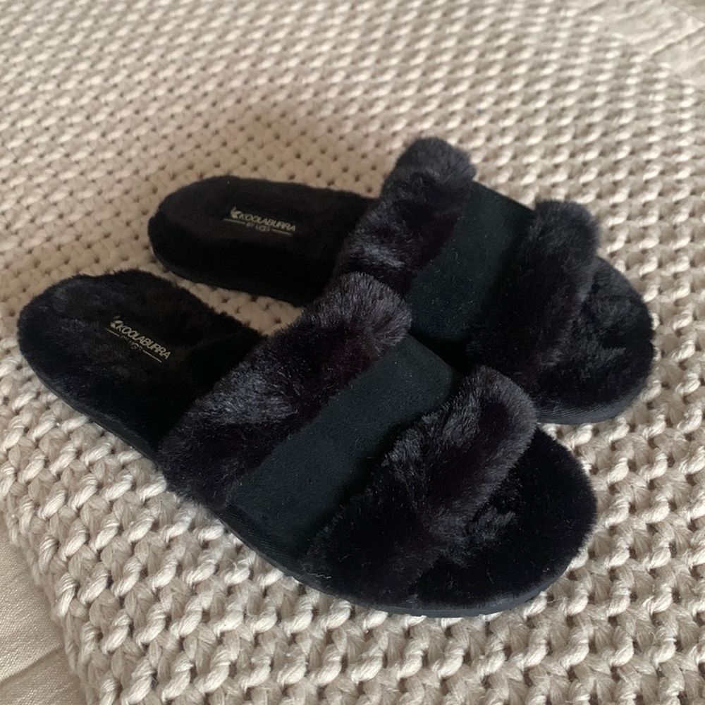 Size 8 ugg slippers (barely worn)